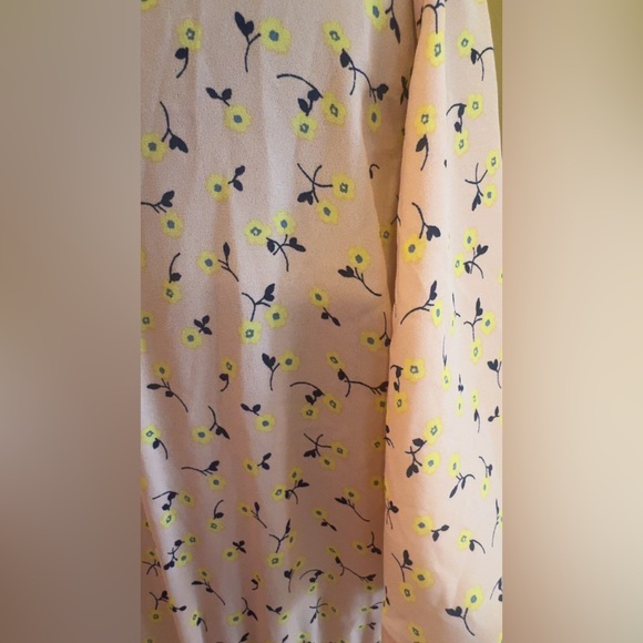 Sienna Sky light Peach Floral Midi Dress - Picture 4 of 9